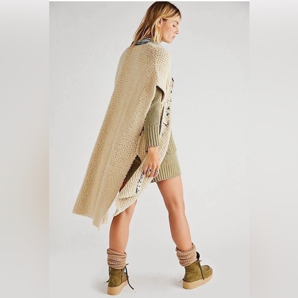 Free People Lonestar Poncho - Boho-Chic Comfort and Style - Picture 4 of 7